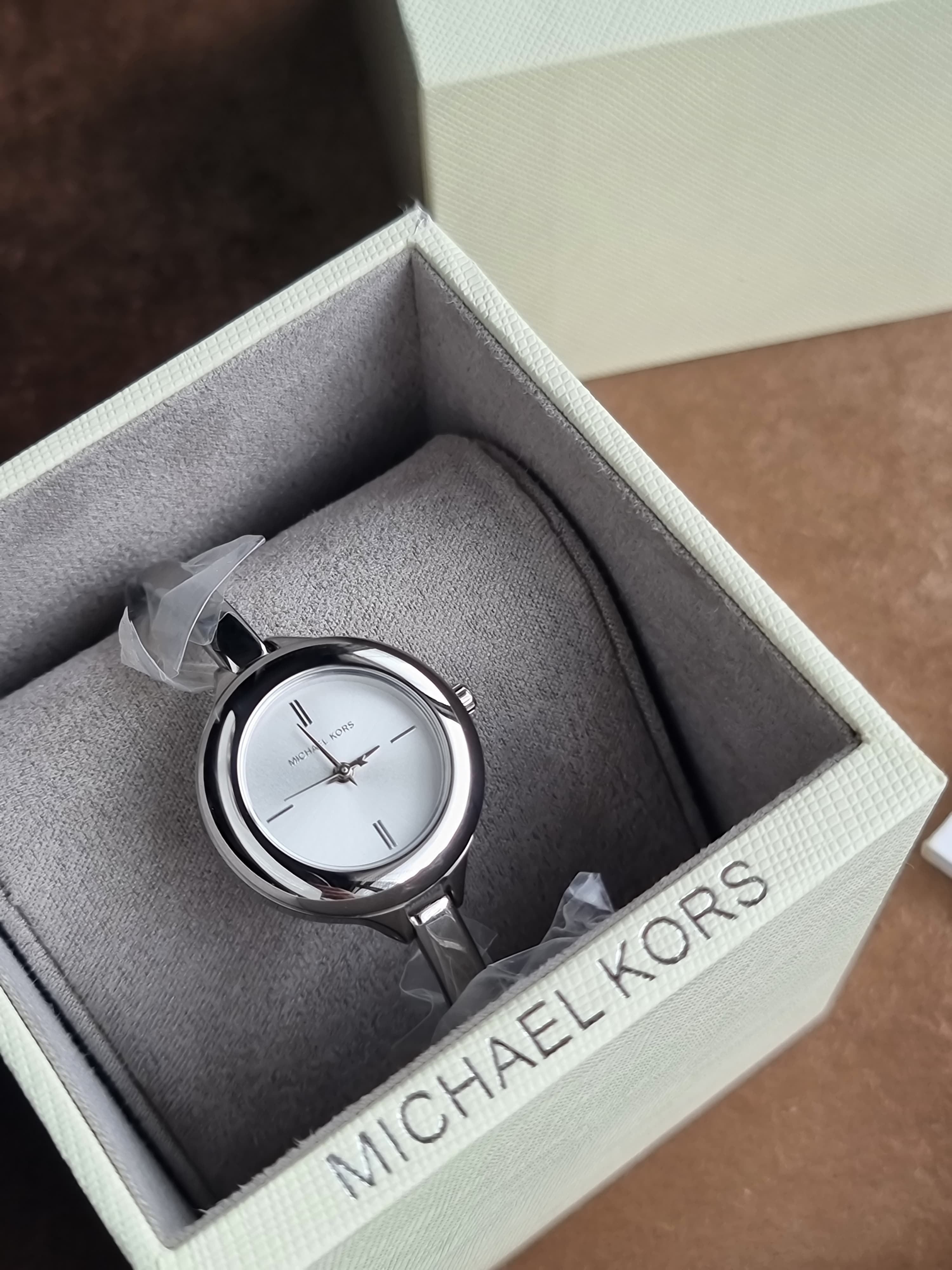 Michael Kors 28mm
MK4930 Izzy women's Watch