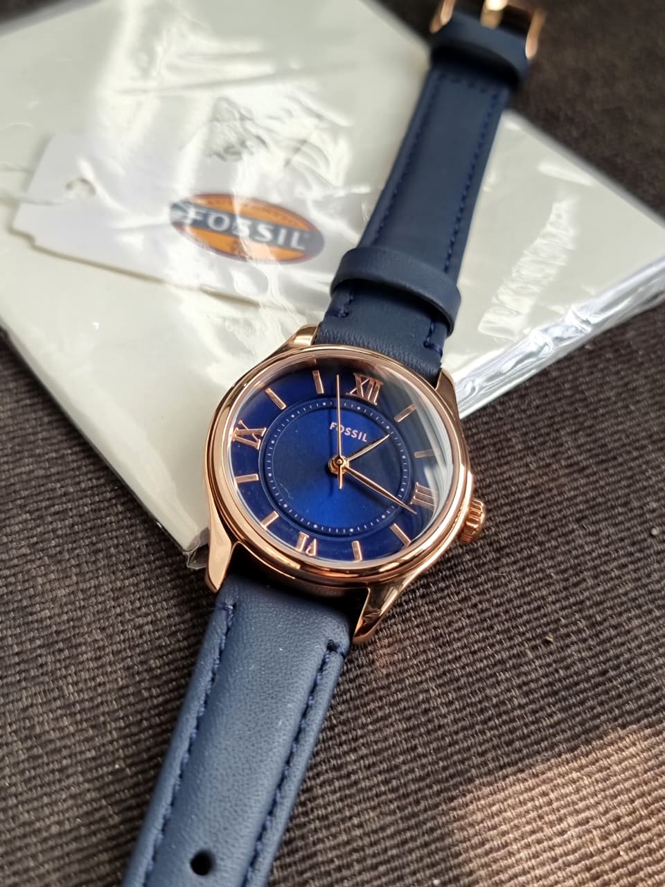 Fossil 
Gilmore Quartz Blue Dial Ladies Watch ES5424