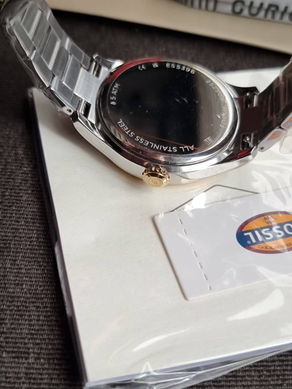 Fossil Gilmore Quartz Silver Dial Ladies Watch
ES5396