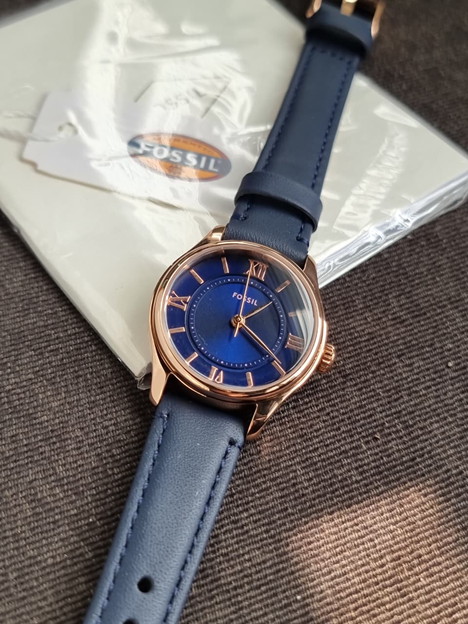 Fossil 
Gilmore Quartz Blue Dial Ladies Watch ES5424
