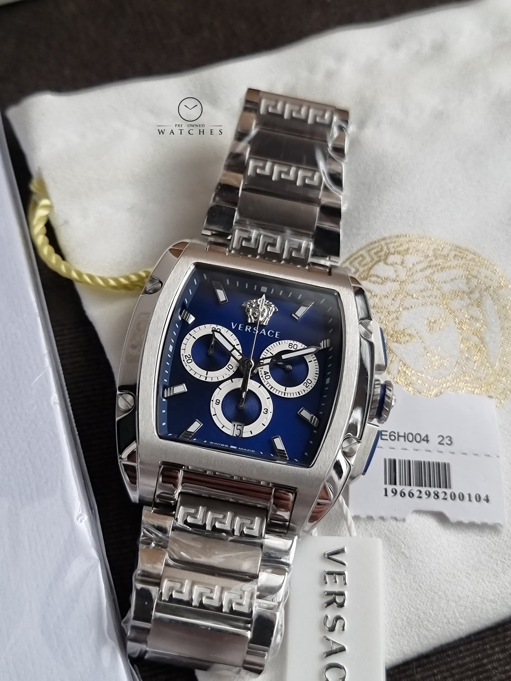 Versace Men’s Quartz Swiss Made Silver Stainless Steel Blue Dial 42mm Watch VE6H00423