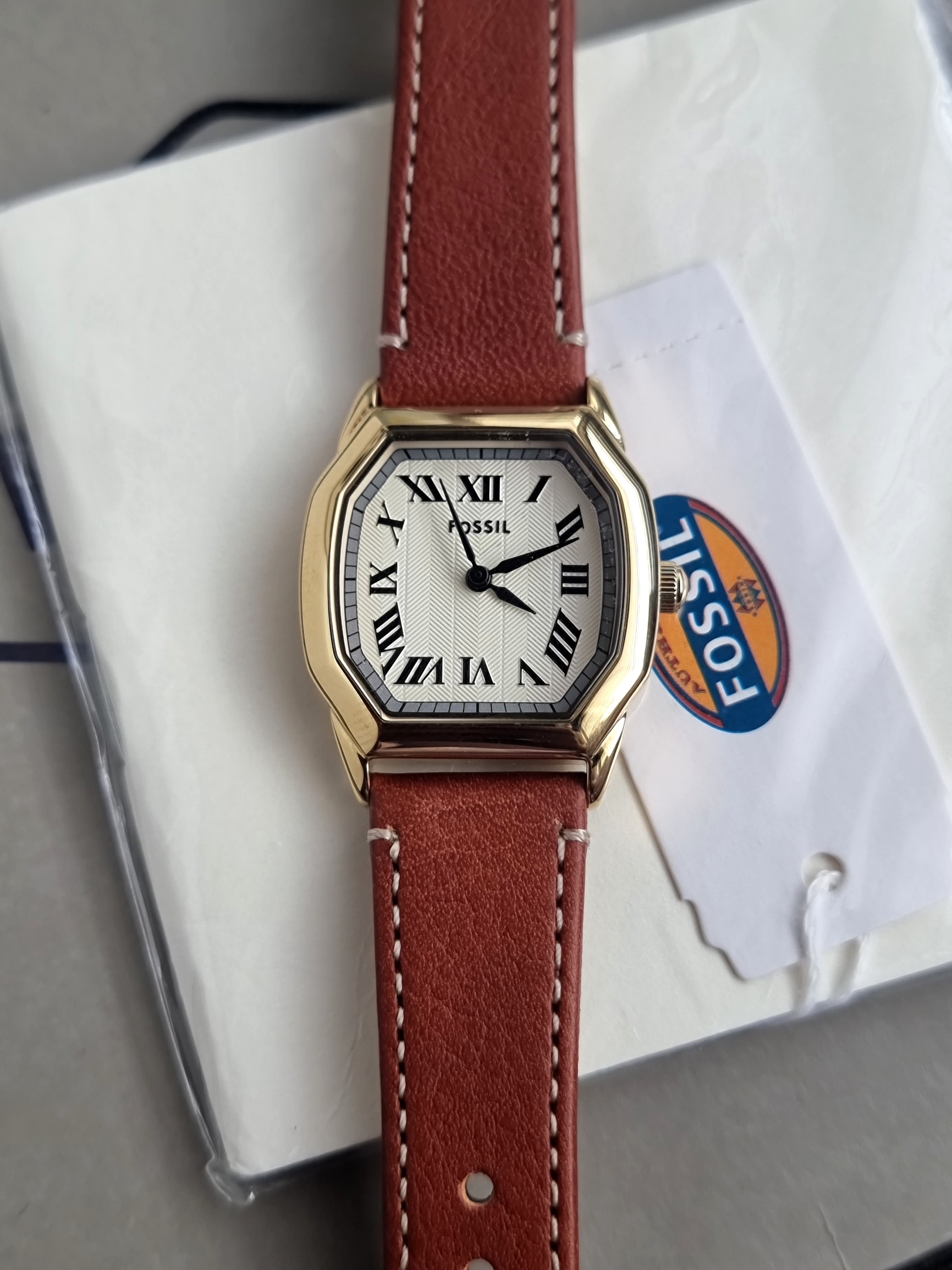 Fossil Harlow Three-Hand Brown Leather Cream Dial Women’s Watch ES5364