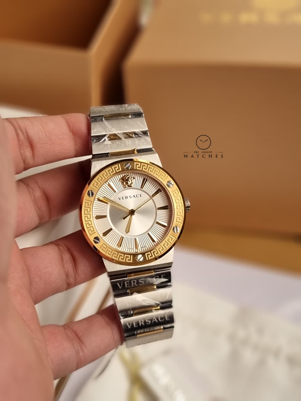 Versace
Greca Logo Quartz Silver Dial Ladies Watch
 VEVH00620