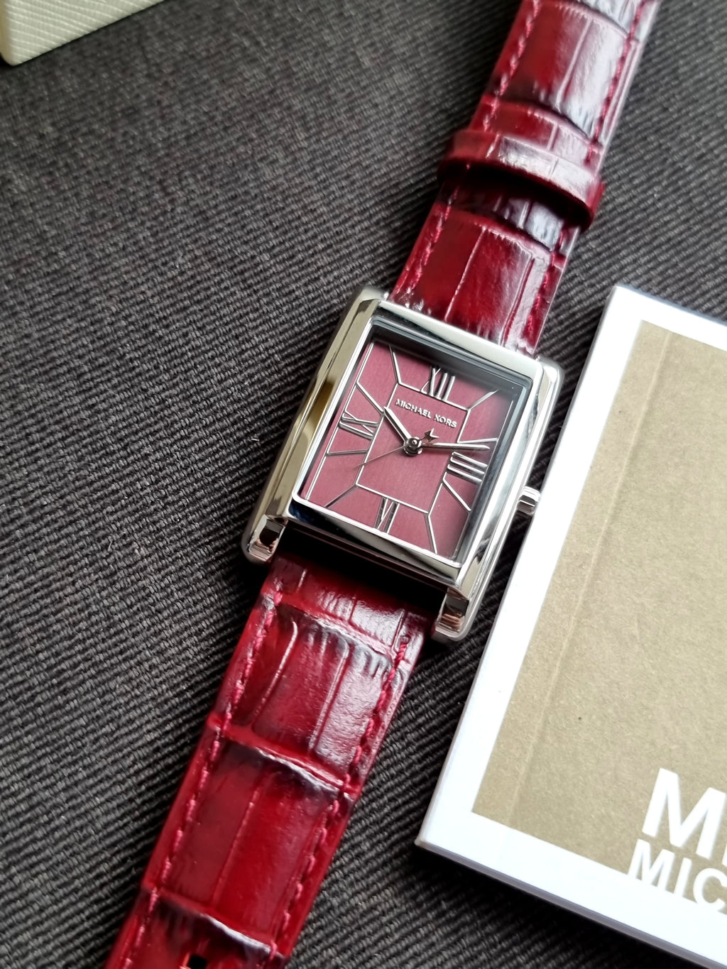 MICHAEL KORS Essex 26 mm Red Dial Leather Analogue Watch For Women - MK4966