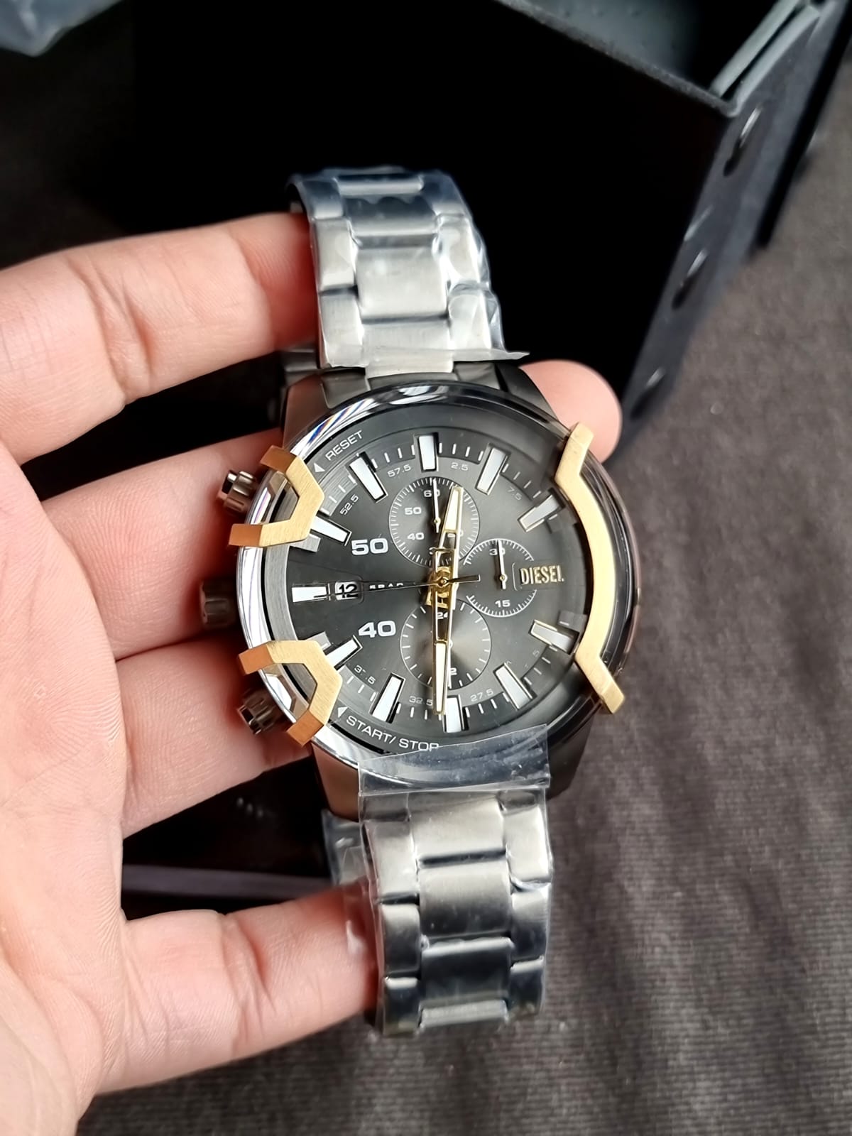 Diesel 
Griffed Chronograph Quartz Grey Dial Men's Watch
DZ4668