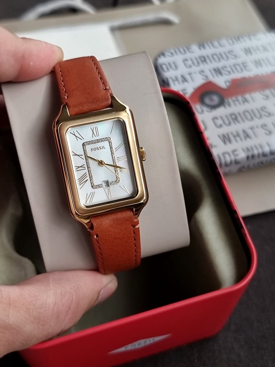 Fossil Raquel Date Medium Brown Leather White Mother of Pearl Dial Women’s Watch ES5307