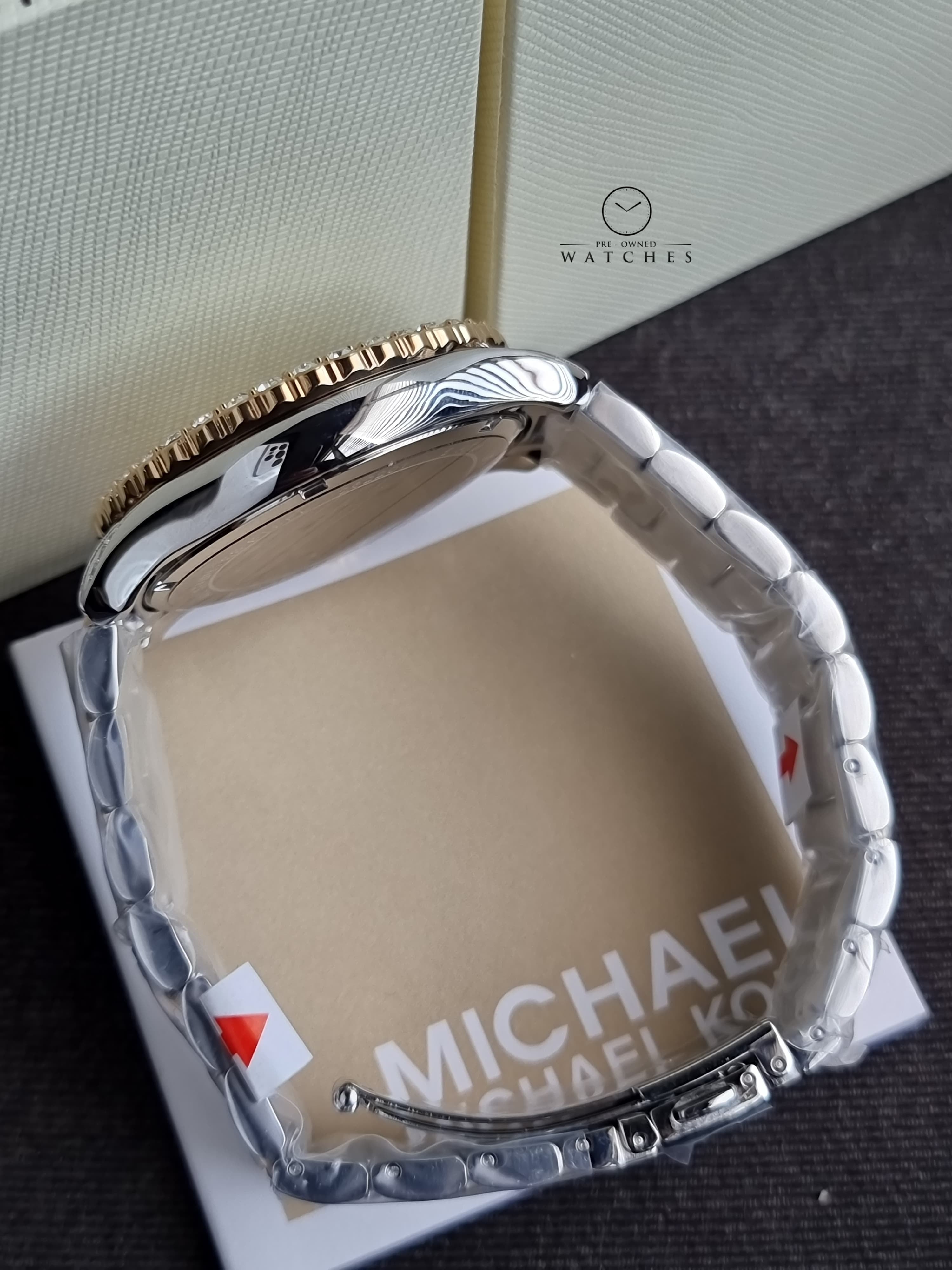 Michael Kors
Layton Chronograph Quartz Crystal 42mm White Dial Ladies Watch- MK6792