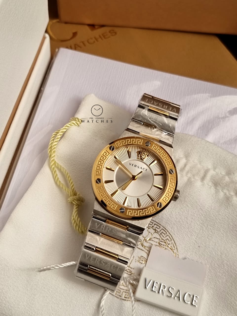 Versace
Greca Logo Quartz Silver Dial Ladies Watch
 VEVH00620