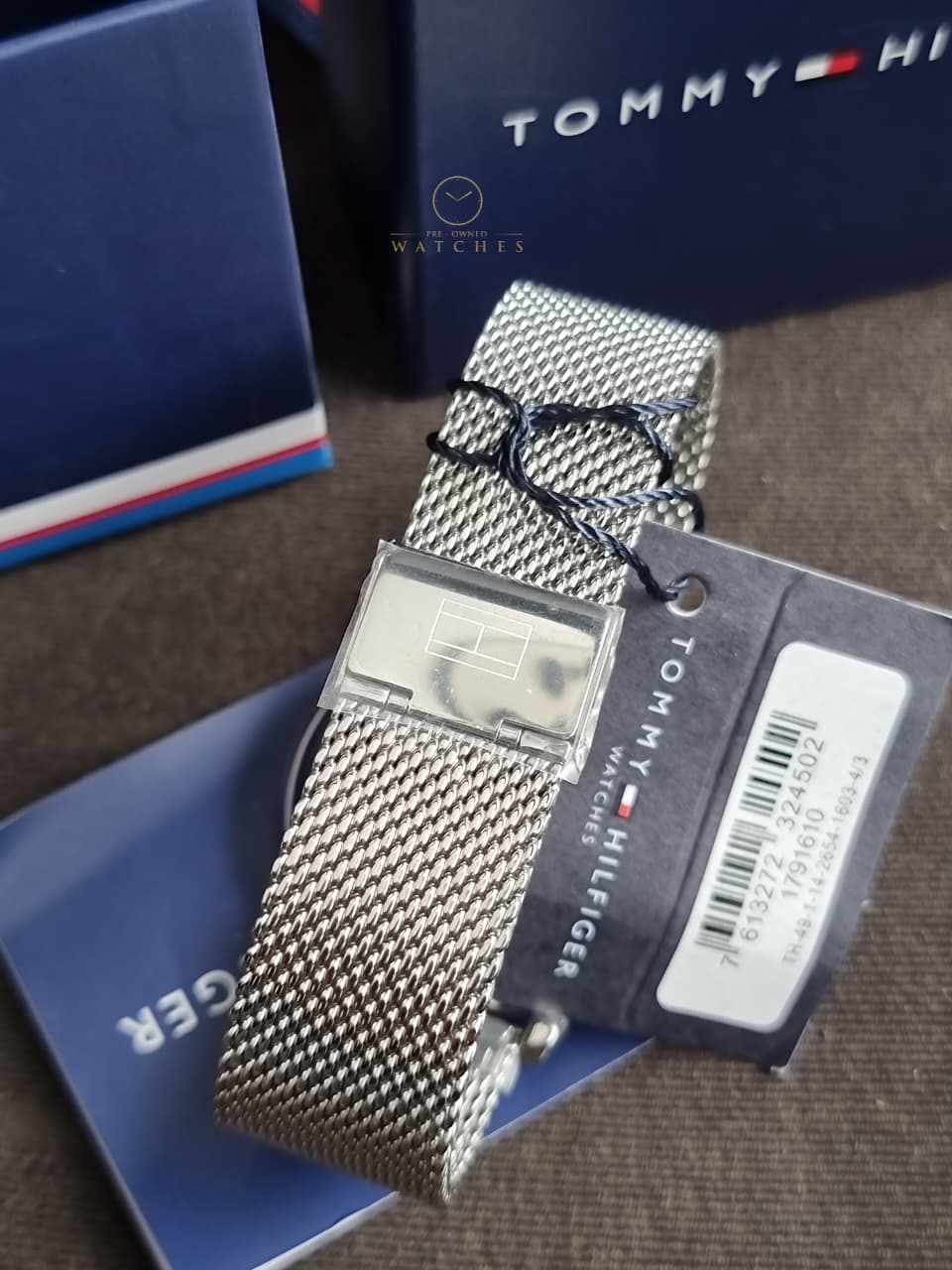 Tommy Hilfiger Hunter Silver Mesh Bracelet Black Dial Quartz Watch for Gents - 1791610