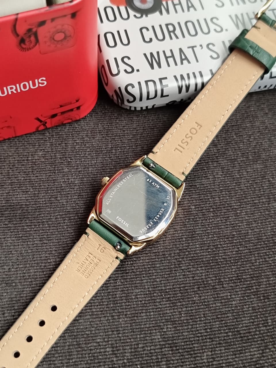 Fossil Harlow Quartz Cream Dial Ladies Watch
ES5427