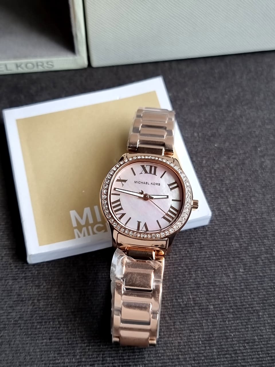 Michael Kors
Mini Sage Pavé Rose Gold-Tone 31mm Quartz Watch- MK4823
