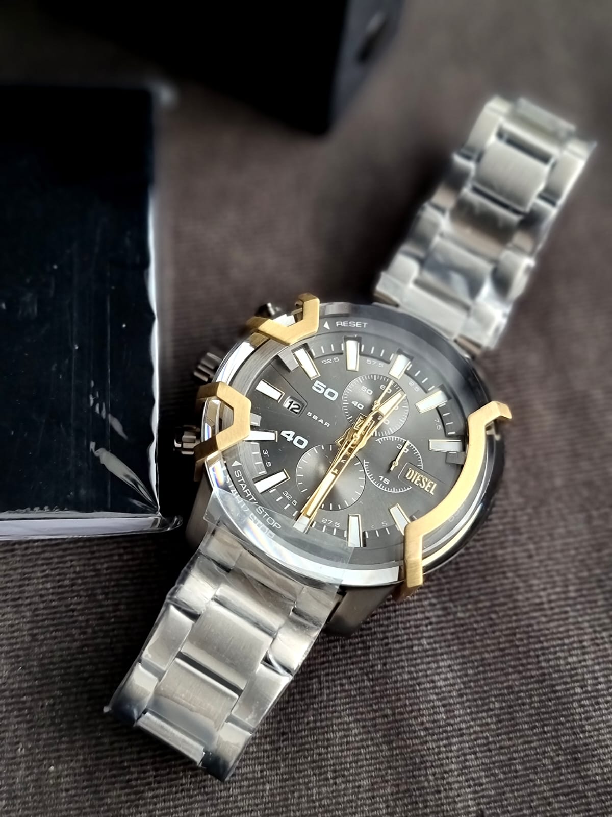 Diesel 
Griffed Chronograph Quartz Grey Dial Men's Watch
DZ4668