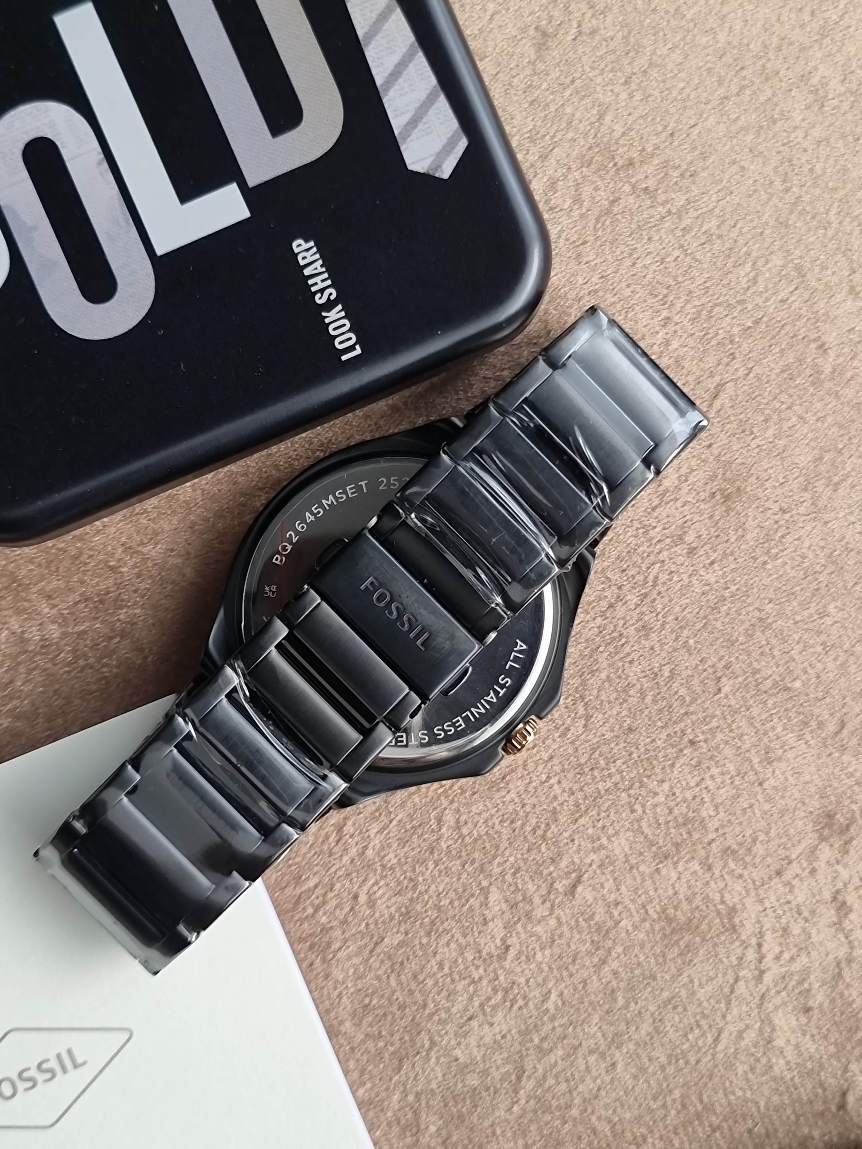 Fossil Evanston His & Her Black Stainless Steel Multifunction Couple Watch Set – BQ2645SET
Women's Dial Size 36mm
Men's Dial size 45mm