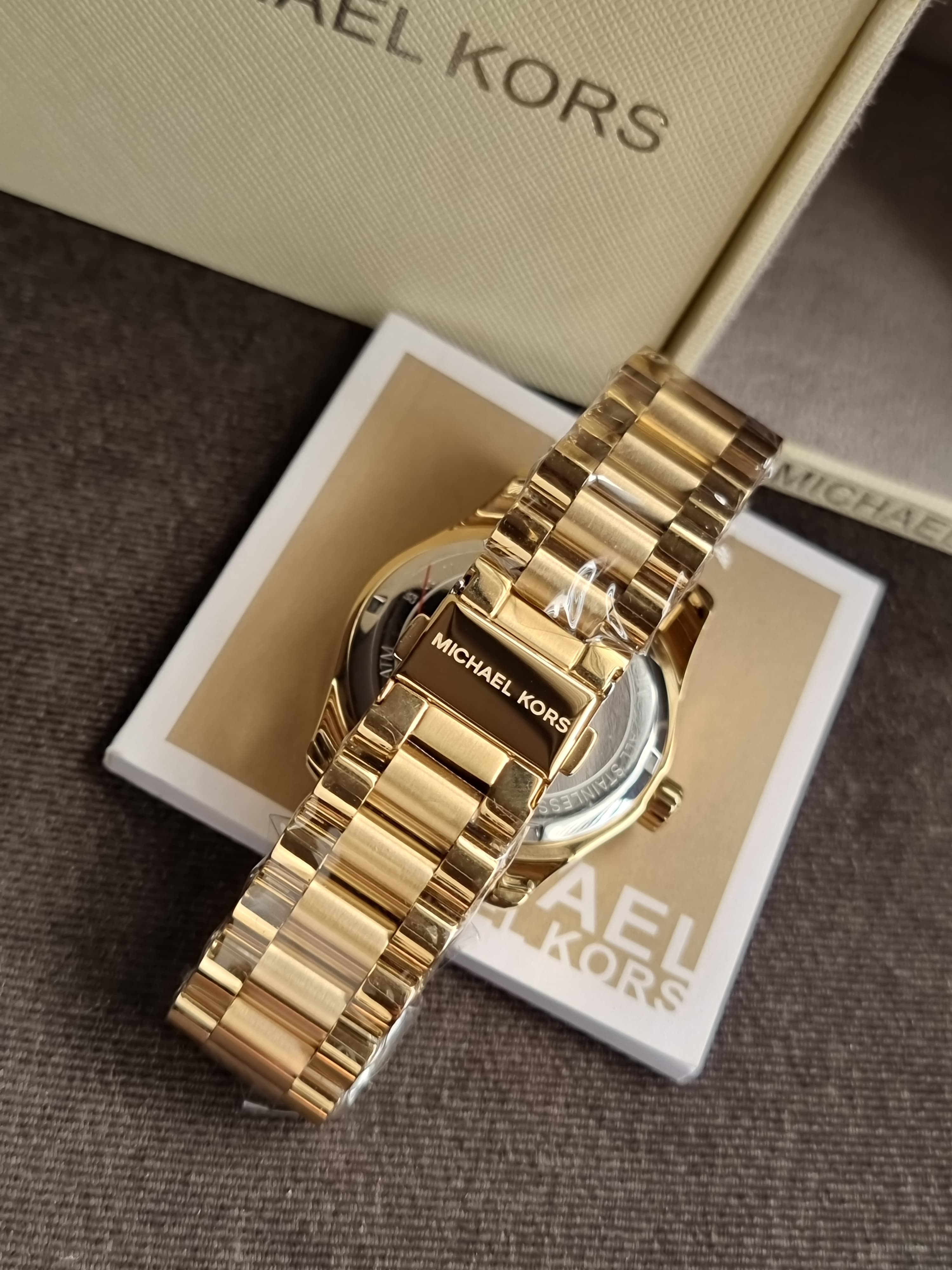 Michael Kors Lexington Gold Stainless Steel Green Dial Quartz Watch for Ladies - MK7449
(Without tag)