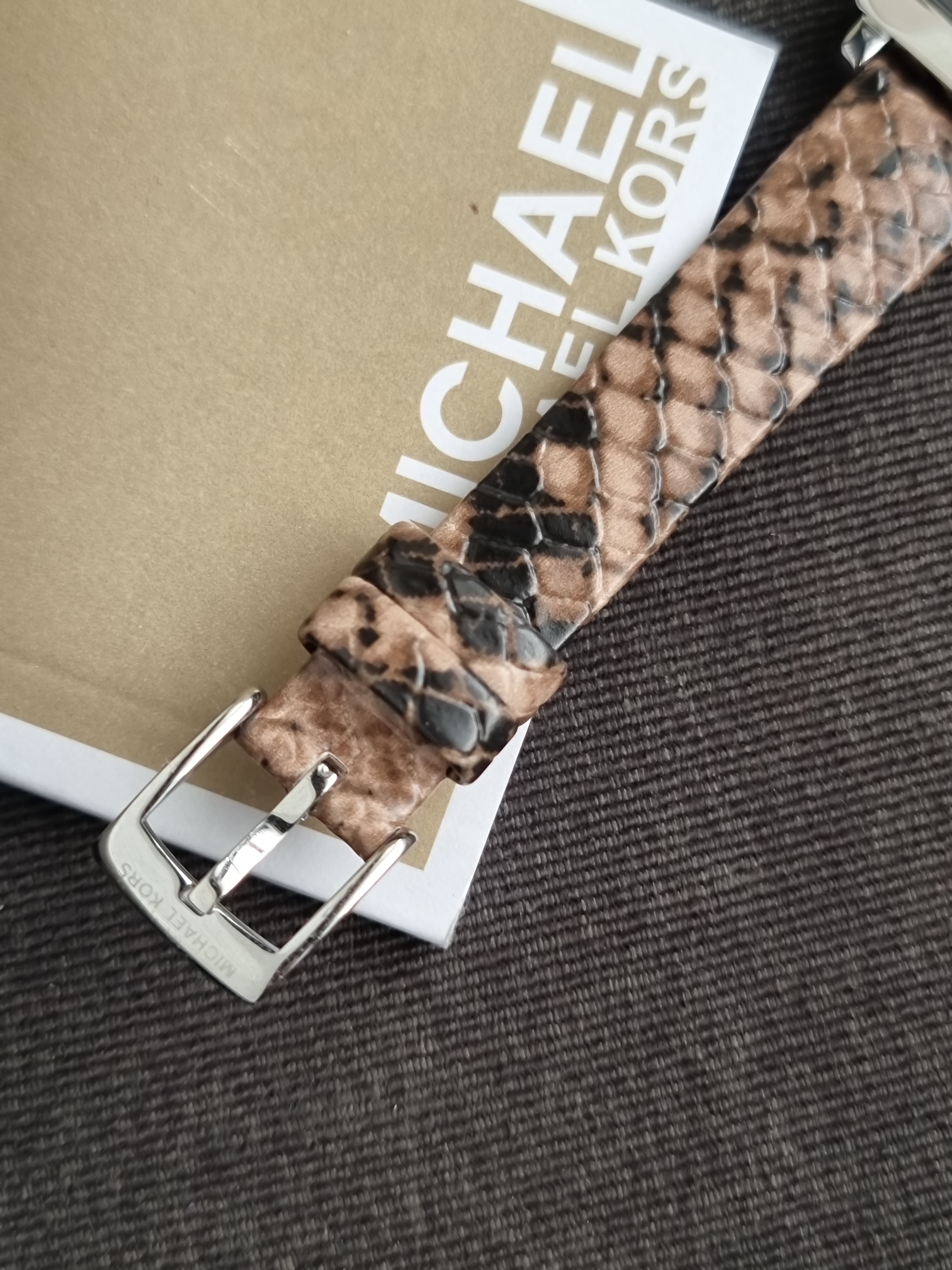 Michael kors MKO1195 Embossed Leather Strap Women’s Quartz watch