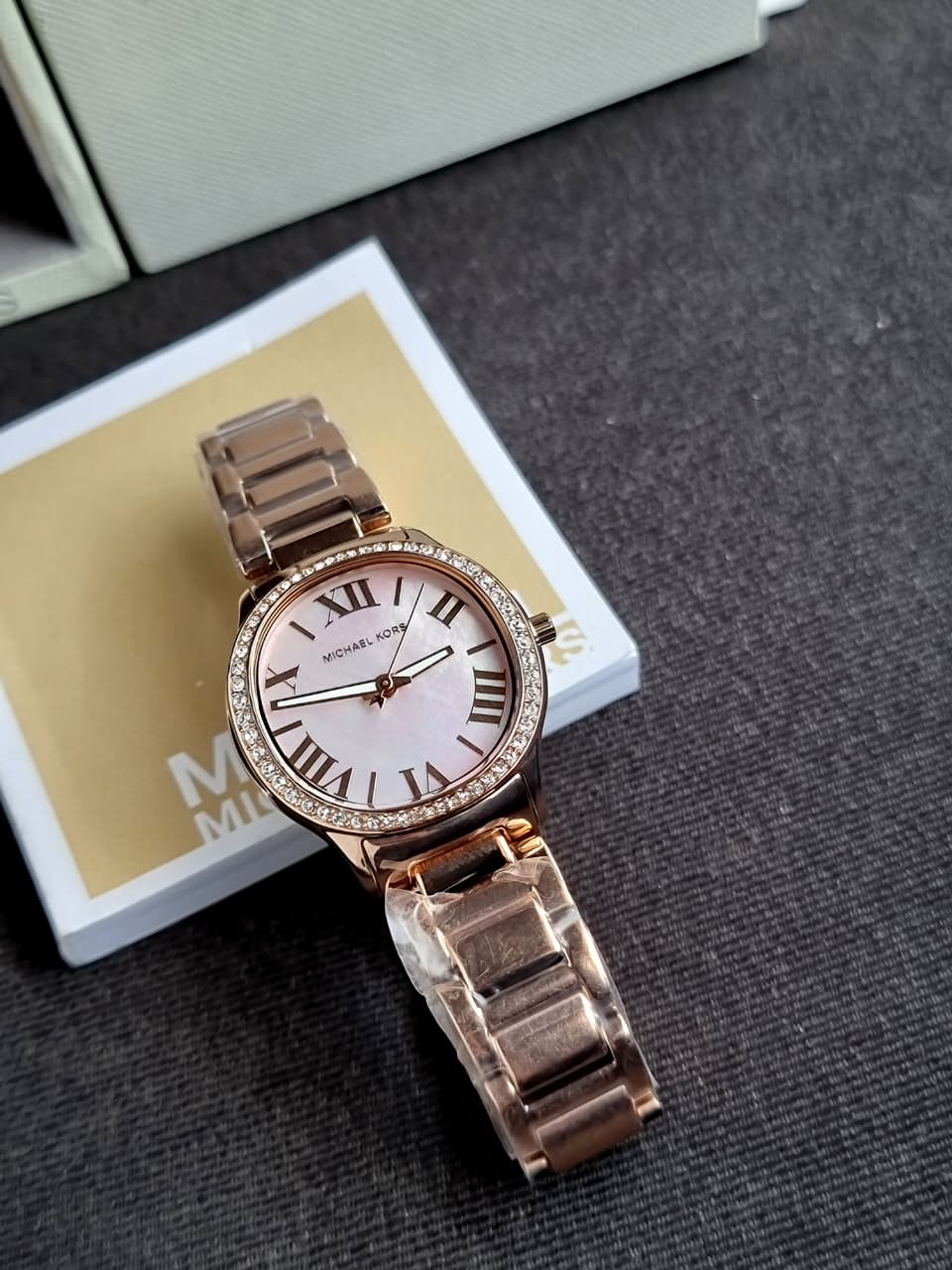 Michael Kors
Mini Sage Pavé Rose Gold-Tone 31mm Quartz Watch- MK4823
