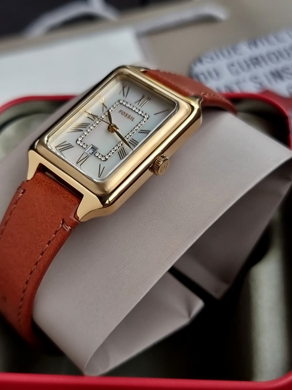 Fossil Raquel Date Medium Brown Leather White Mother of Pearl Dial Women’s Watch ES5307