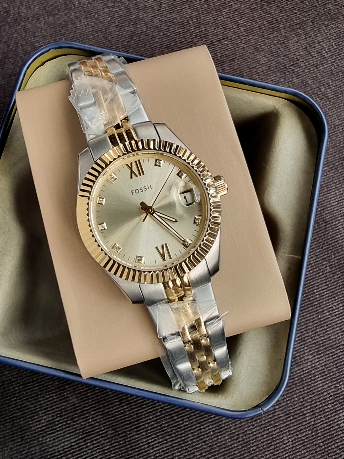Fossil Scarlette Three Hand Date 33mm Women Quartz Watch 
ES4949 (Without Tag)