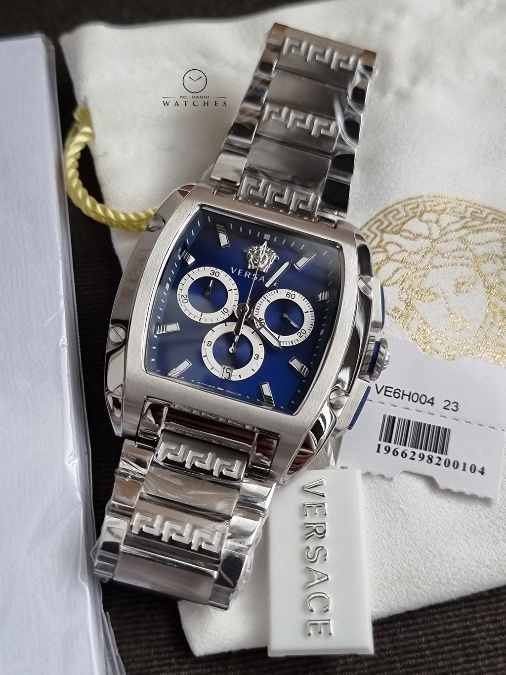 Versace Men’s Quartz Swiss Made Silver Stainless Steel Blue Dial 42mm Watch VE6H00423