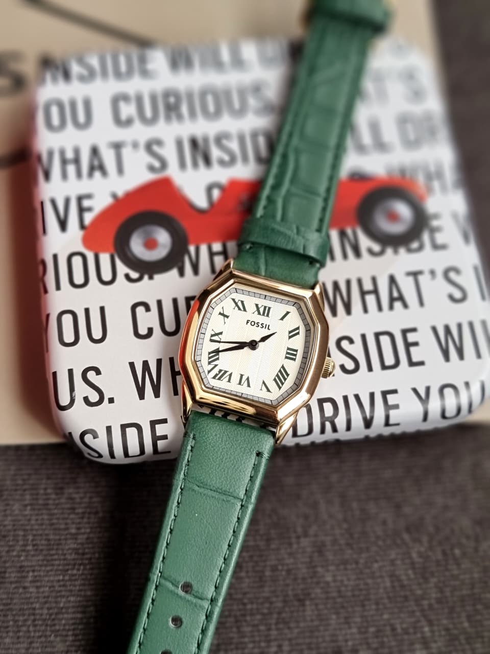 Fossil Harlow Quartz Cream Dial Ladies Watch
ES5427