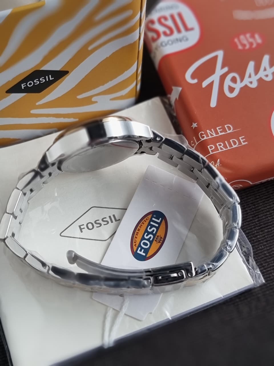 Fossil Modern Sophisticate Quartz Crystal Silver Dial Ladies Watch
BQ1574