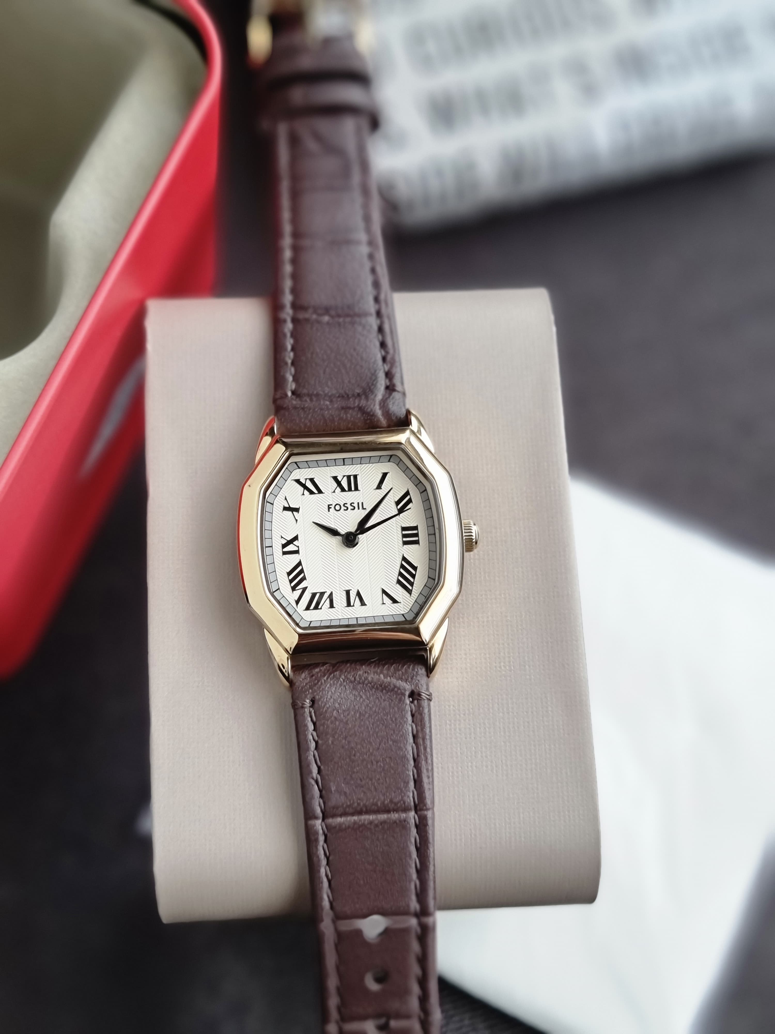 Fossil Harlow Quartz Cream Dial Ladies Watch ES5426