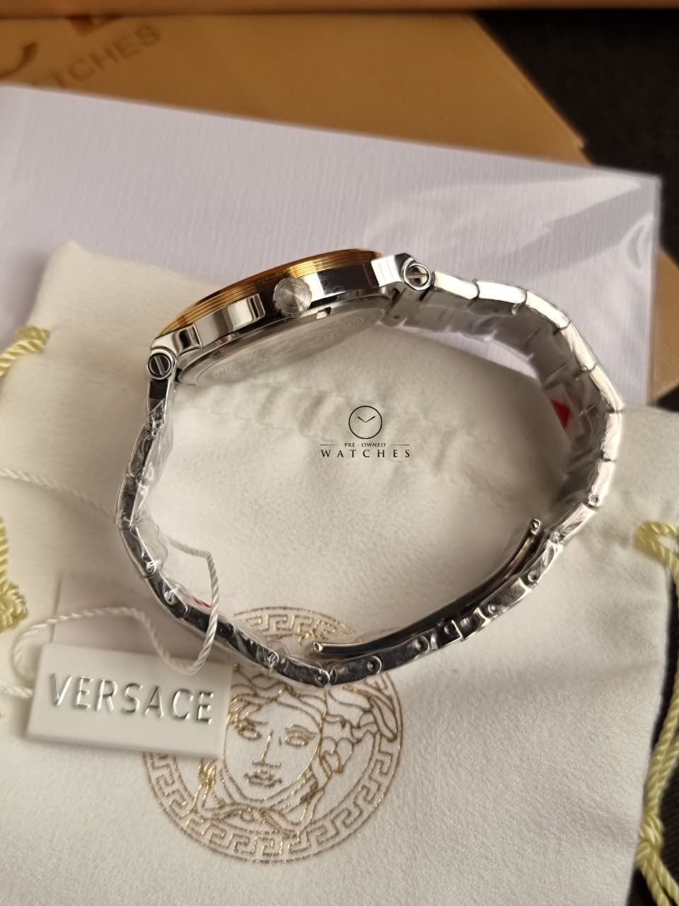 Versace
Greca Logo Quartz Silver Dial Ladies Watch
 VEVH00620