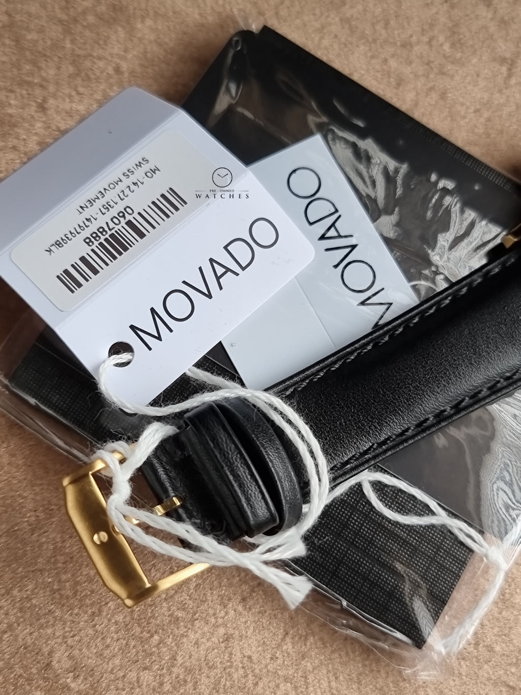 Mov. Black Leather Strap White Dial Chronograph Quartz Watch for Gents -  0607888