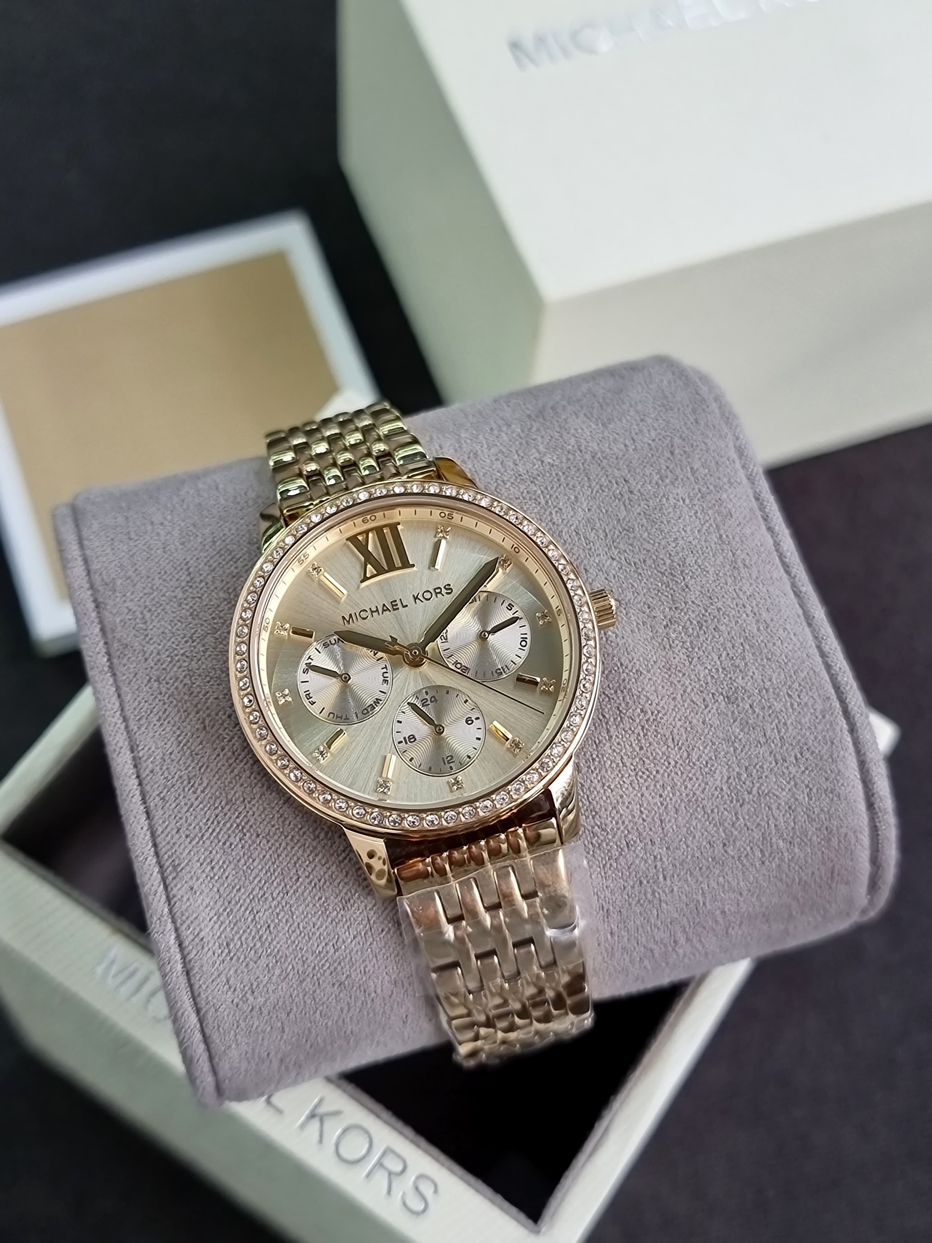 Michael Kors  MKO1080
Melissa Pavé Gold-Tone Watch