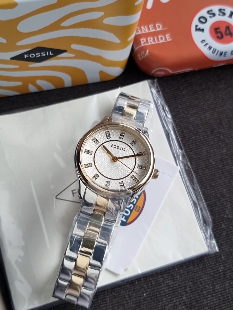 Fossil Modern Sophisticate Quartz Crystal Silver Dial Ladies Watch
BQ1574