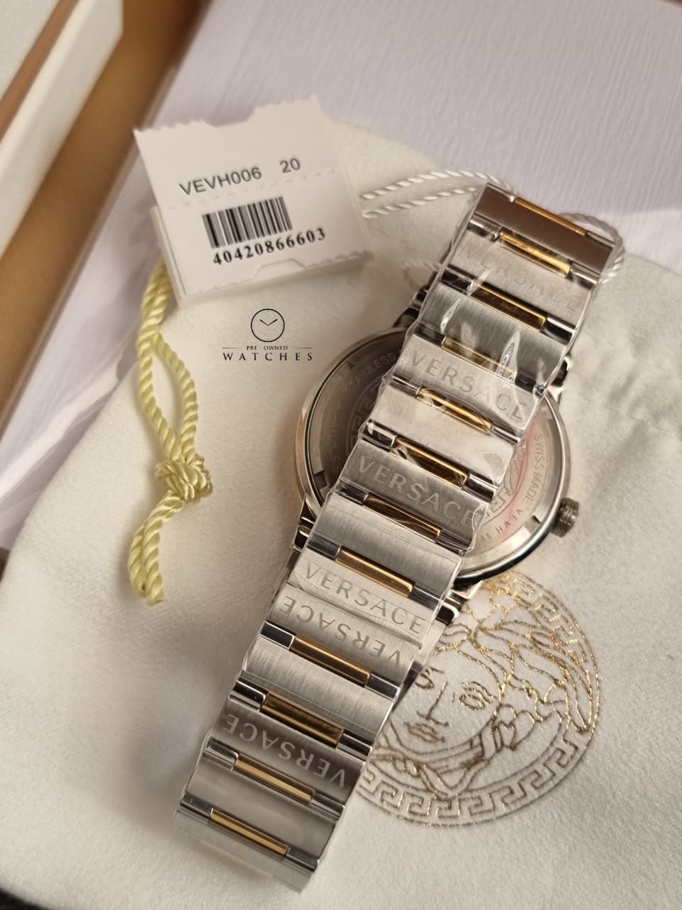 Versace
Greca Logo Quartz Silver Dial Ladies Watch
 VEVH00620