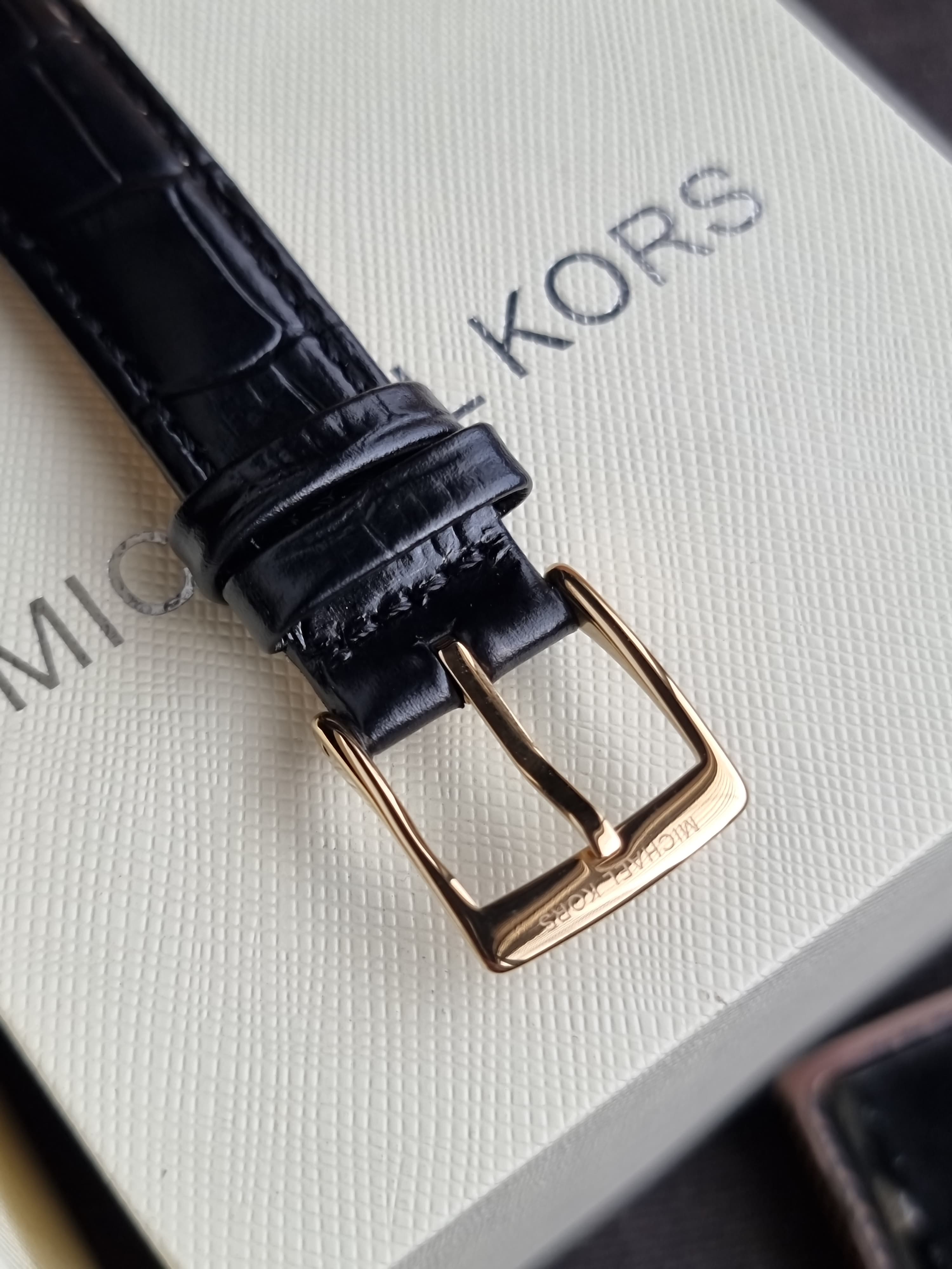 Michael Kors Essex Quartz 26mm Gold Dial Ladies Watch
MK4965