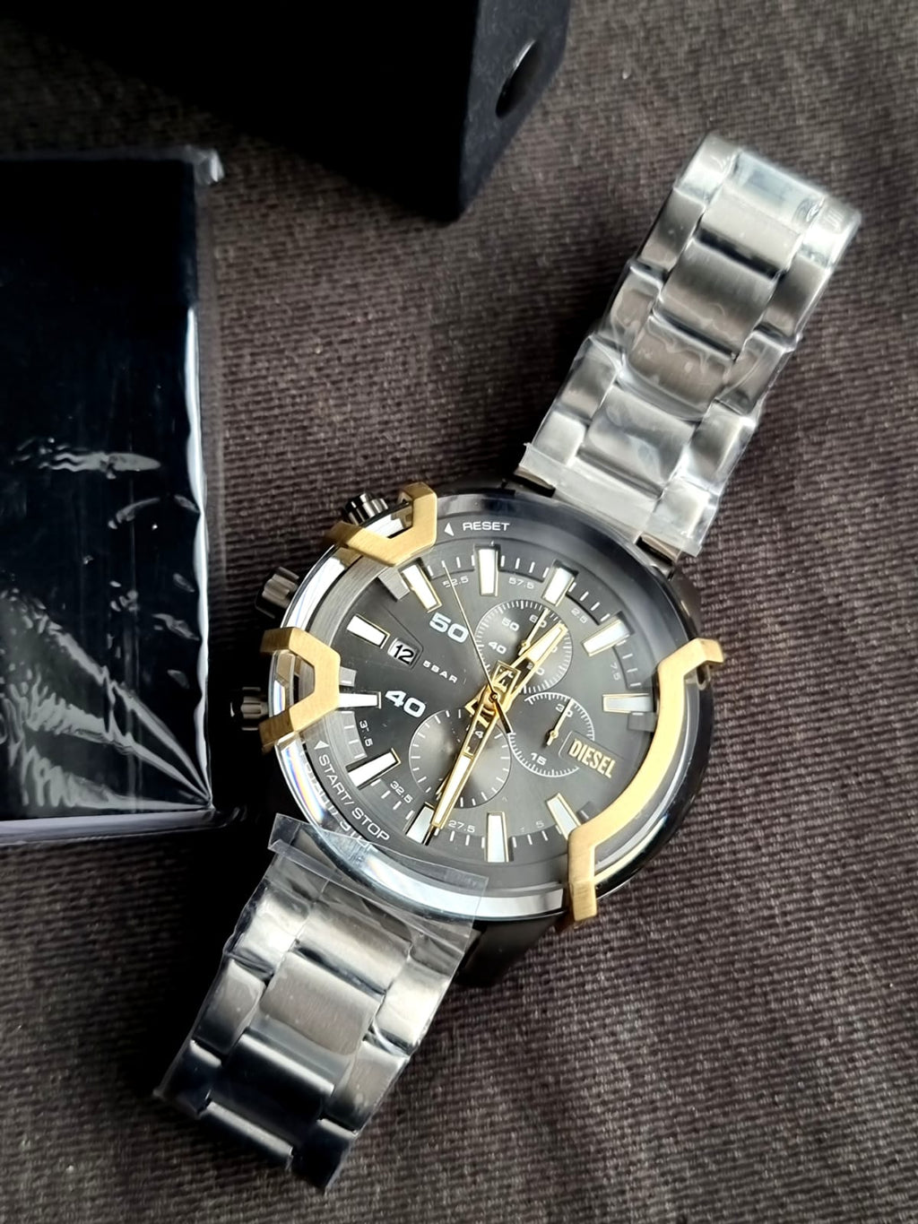 Diesel 
Griffed Chronograph Quartz Grey Dial Men's Watch
DZ4668