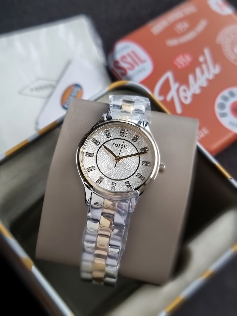 Fossil Modern Sophisticate Quartz Crystal Silver Dial Ladies Watch
BQ1574