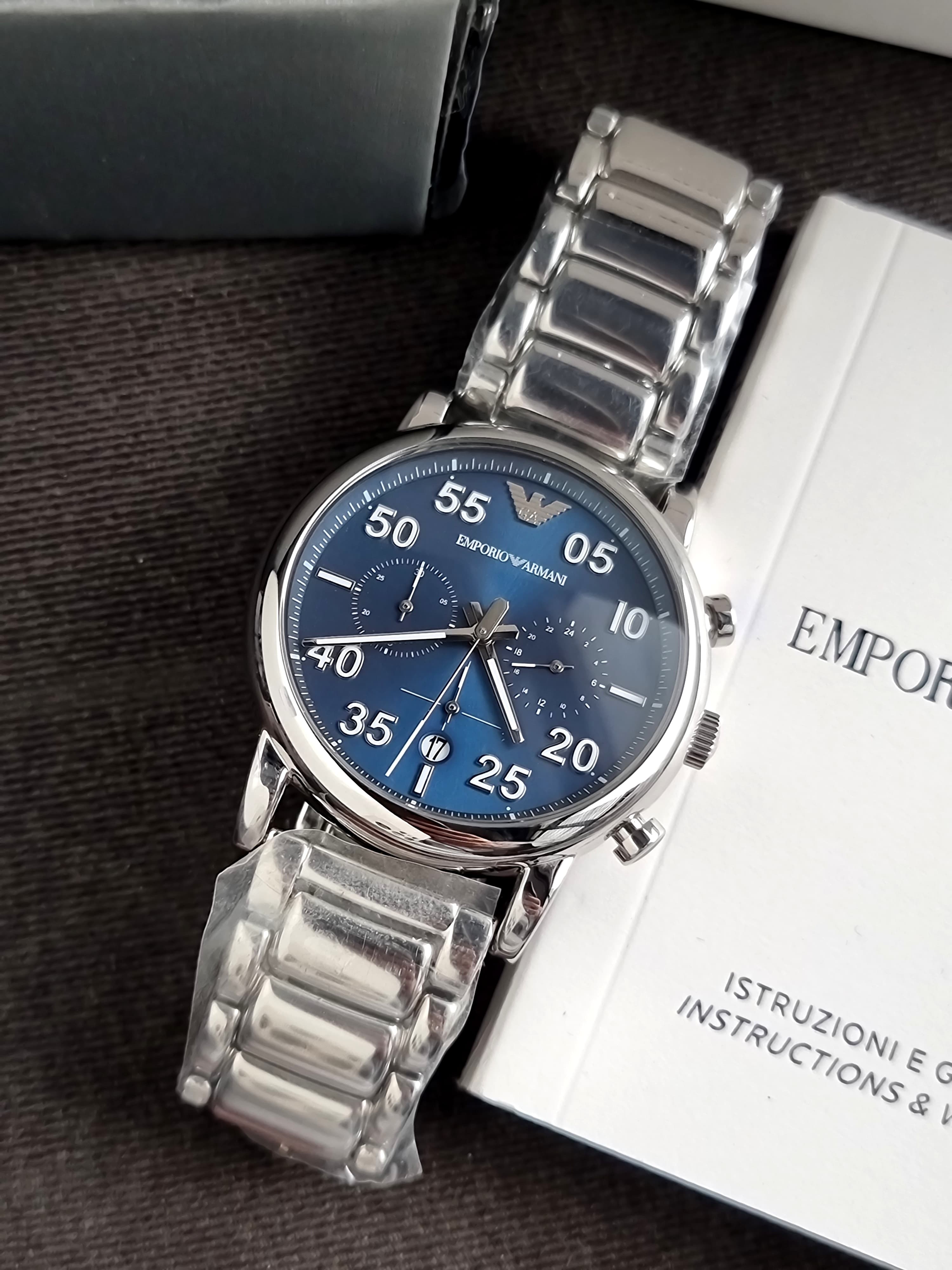 Emporio Armani Men’s Chronograph Quartz Stainless Steel Blue Dial 42mm Watch AR11132
(Without Tag)