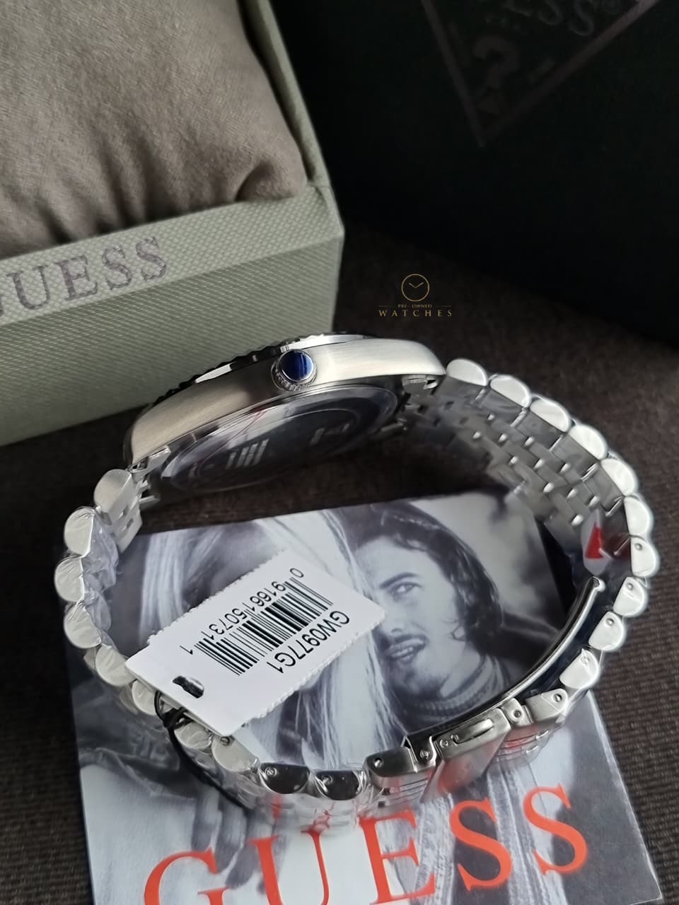 GUESS Blue Round Dial Analog Men's Watch - GW0977G1