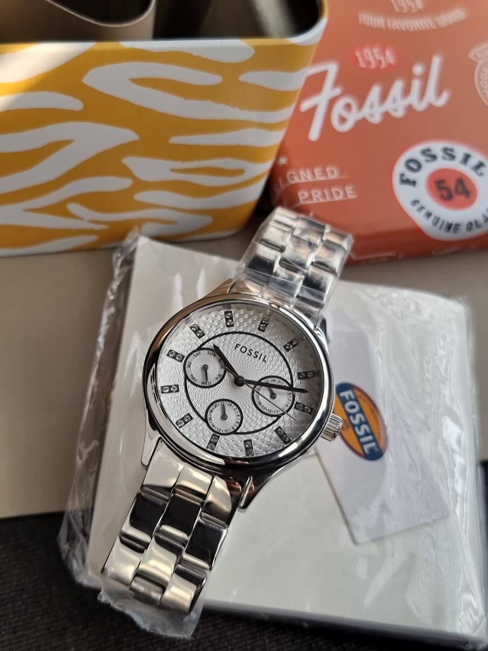 Fossil Modern Sophisticate Quartz Crystal Silver Dial Ladies Watch
BQ1560
